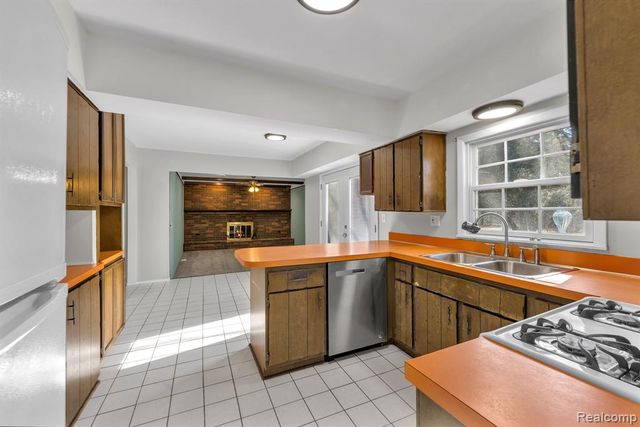 3489 Riverview Court, Wayne, MI 48184