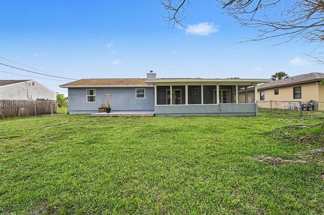 2174 Dickens Street NE, Palm Bay, FL 32907