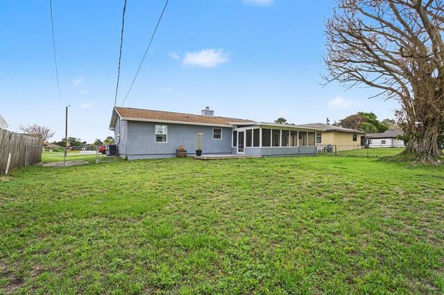 2174 Dickens Street NE, Palm Bay, FL 32907