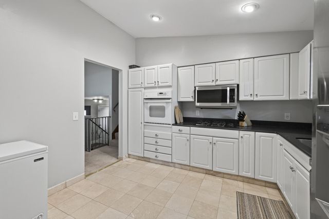 2144 Valley View Place, Saint Paul, MN 55119
