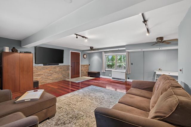 2144 Valley View Place, Saint Paul, MN 55119