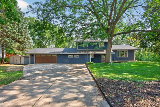 2144 Valley View Place, Saint Paul, MN 55119