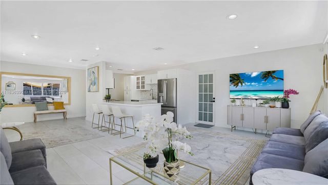 480 NW 53rd Ave, Miami, FL 33126