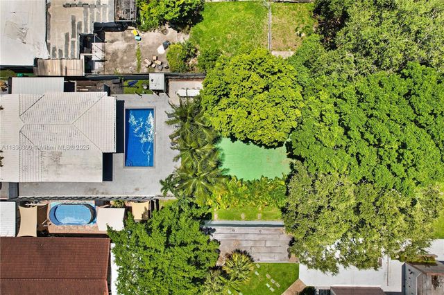 480 NW 53rd Ave, Miami, FL 33126