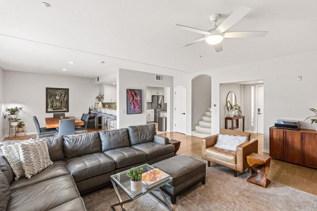 Image 7 of property listing at 301 W G Street 409, San Diego, CA 92101