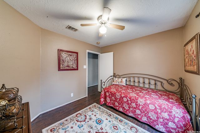 13127 Almond Bend, Universal City, TX 78148