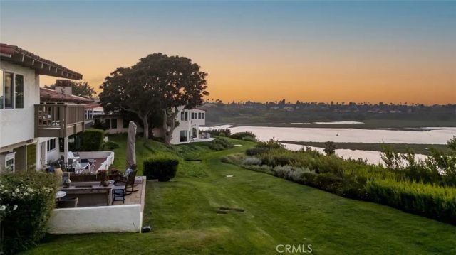 2165 Vista Entrada, Newport Beach, CA 92660