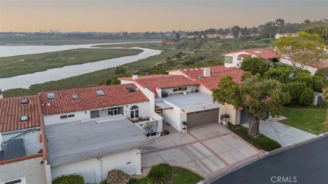 2165 Vista Entrada, Newport Beach, CA 92660