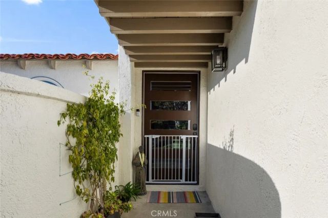 2165 Vista Entrada, Newport Beach, CA 92660