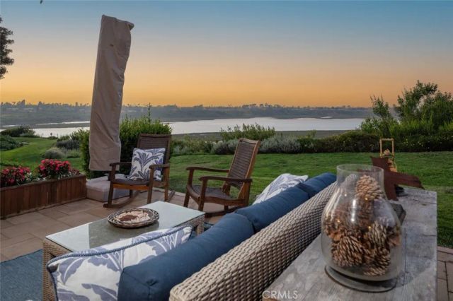 2165 Vista Entrada, Newport Beach, CA 92660