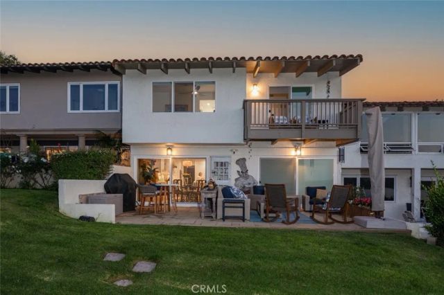 2165 Vista Entrada, Newport Beach, CA 92660