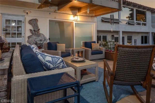 2165 Vista Entrada, Newport Beach, CA 92660