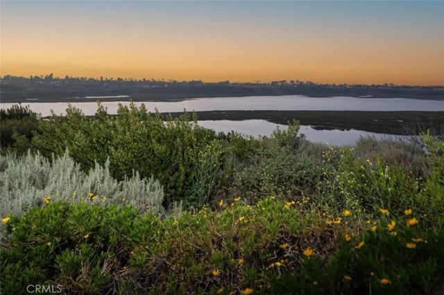 2165 Vista Entrada, Newport Beach, CA 92660