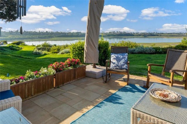 2165 Vista Entrada, Newport Beach, CA 92660