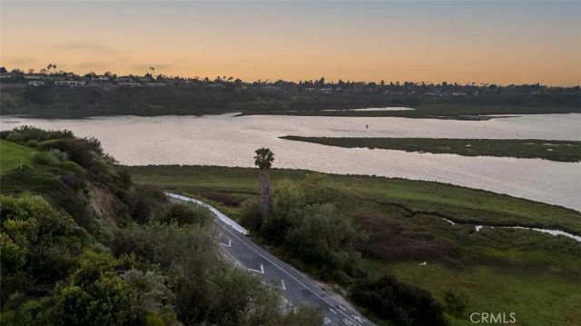 2165 Vista Entrada, Newport Beach, CA 92660