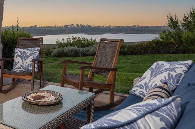 2165 Vista Entrada, Newport Beach, CA 92660