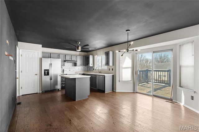 262 Royallsprings Parkway, O'fallon, MO 63368