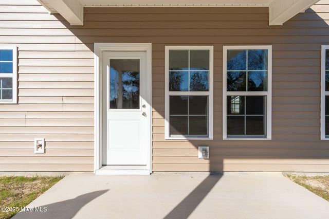 208 Shadow Grass Court, Stella, NC 28582