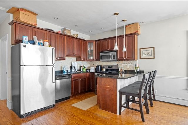 614 E 3rd 3, Boston, MA 02127