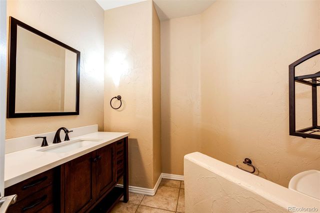 19076 E Maplewood Avenue, Aurora, CO 80016