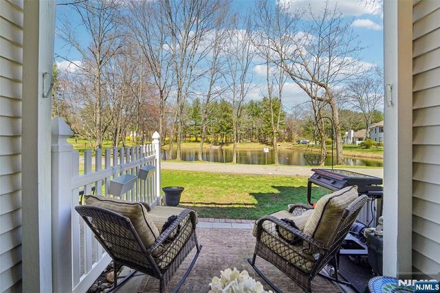 22 Eakens Court, Mahwah, NJ 07430