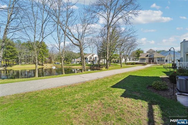 22 Eakens Court, Mahwah, NJ 07430