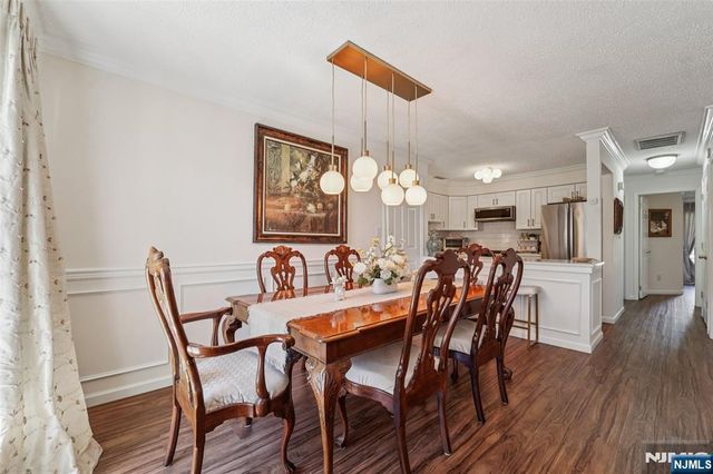 22 Eakens Court, Mahwah, NJ 07430
