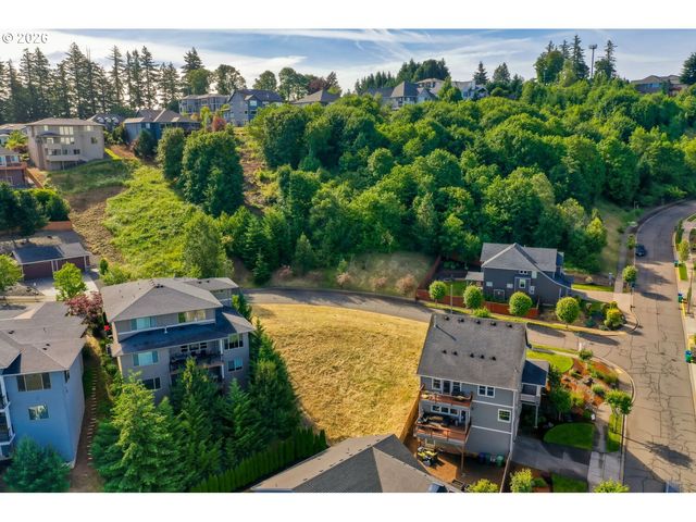13501 Se MOUNTAIN CREST Dr, Happy Valley, OR 97086