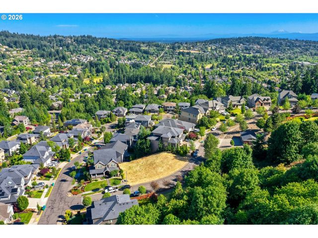 13501 Se MOUNTAIN CREST Dr, Happy Valley, OR 97086