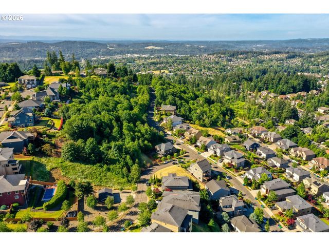 13501 Se MOUNTAIN CREST Dr, Happy Valley, OR 97086