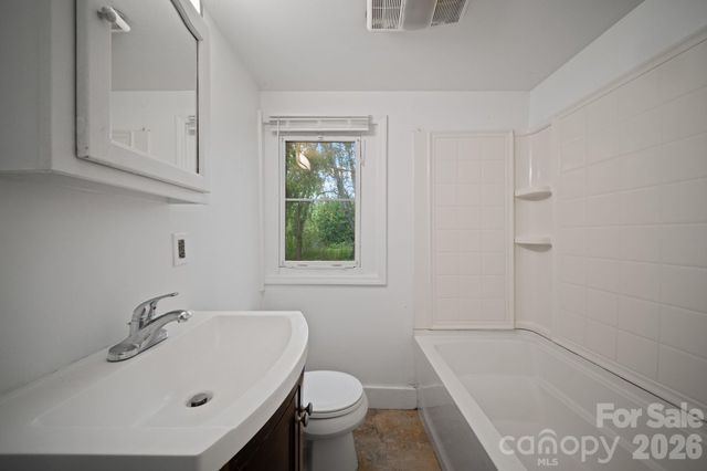 250 Justice Ridge Road, Candler, NC 28715