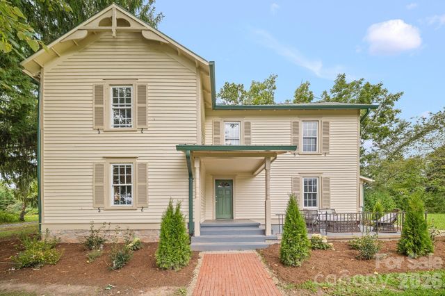 250 Justice Ridge Road, Candler, NC 28715
