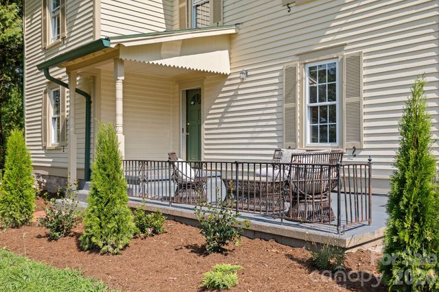 250 Justice Ridge Road, Candler, NC 28715