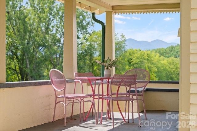 250 Justice Ridge Road, Candler, NC 28715