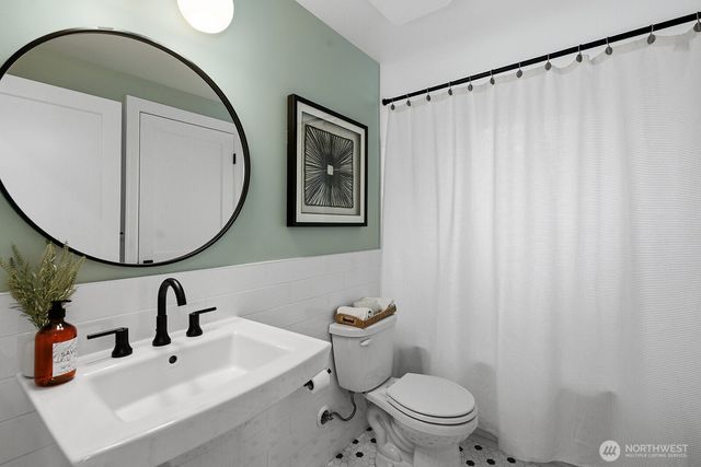 7511 41st Avenue NE, Seattle, WA 98115