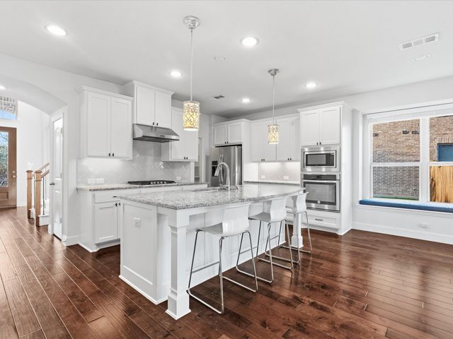 817 Winehart Street, Lewisville, TX 75056
