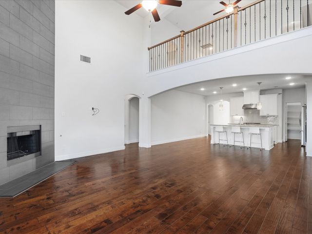 817 Winehart Street, Lewisville, TX 75056