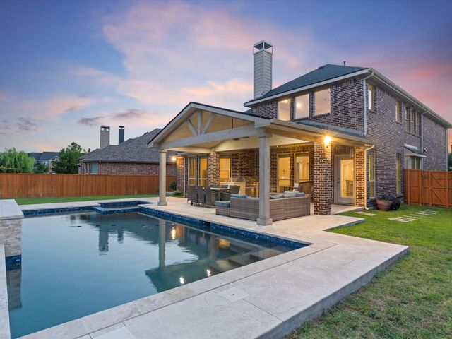 817 Winehart Street, Lewisville, TX 75056