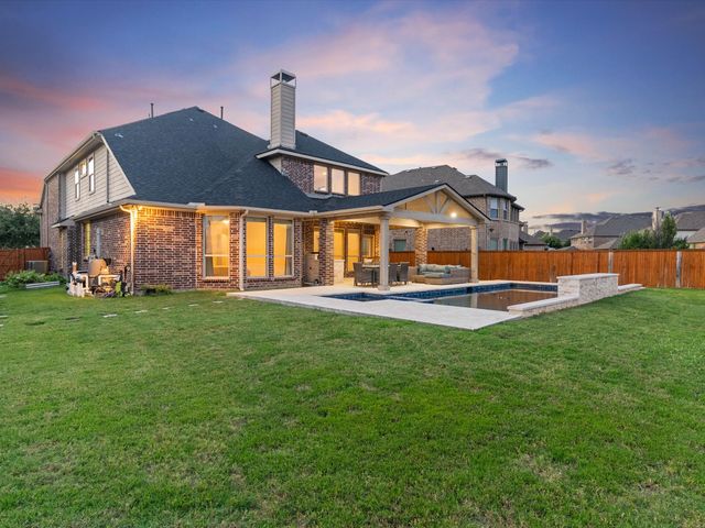 817 Winehart Street, Lewisville, TX 75056