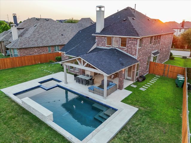 817 Winehart Street, Lewisville, TX 75056