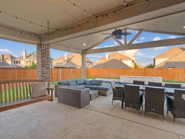 817 Winehart Street, Lewisville, TX 75056
