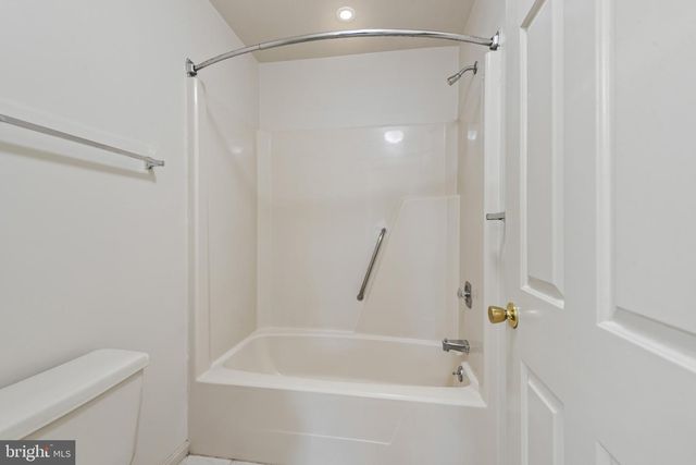 2001 VISTA LN, Lutherville Timonium, MD 21093