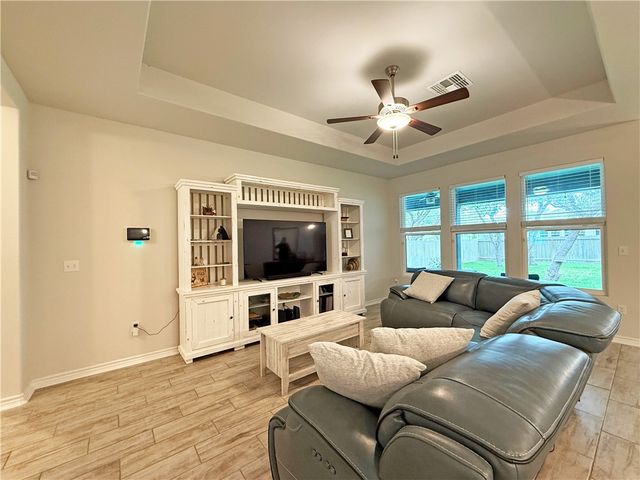 146 Norwood Oaks Dr, Rockport, TX 78382
