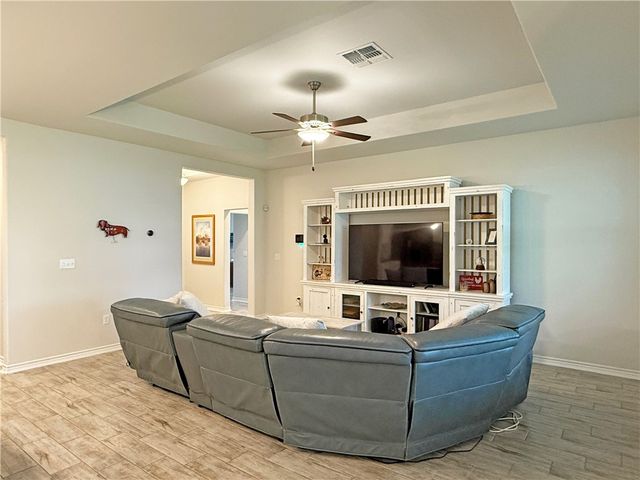 146 Norwood Oaks Dr, Rockport, TX 78382