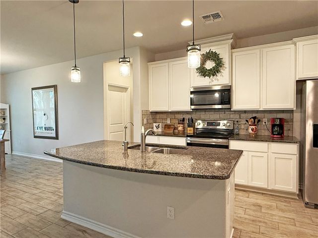 146 Norwood Oaks Dr, Rockport, TX 78382