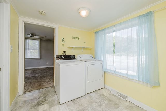 817 State Rd, Westport, MA 02790