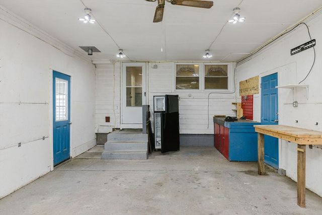 817 State Rd, Westport, MA 02790