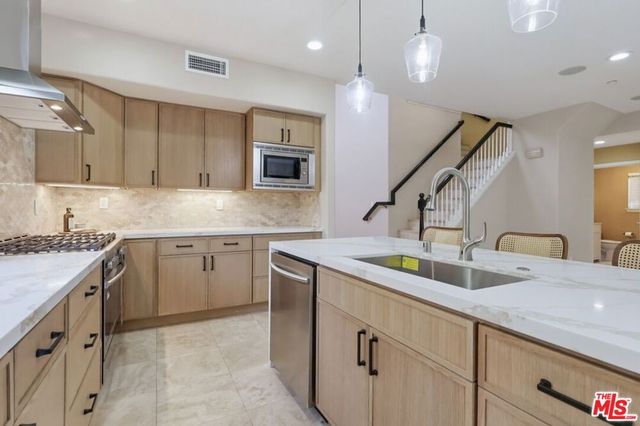 5187 Knollwood Way, Woodland Hills, CA 91364