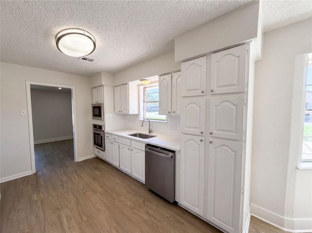 5917 Raza Road, Pearland, TX 77584