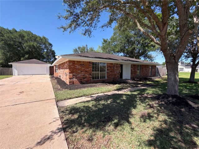 5917 Raza Road, Pearland, TX 77584